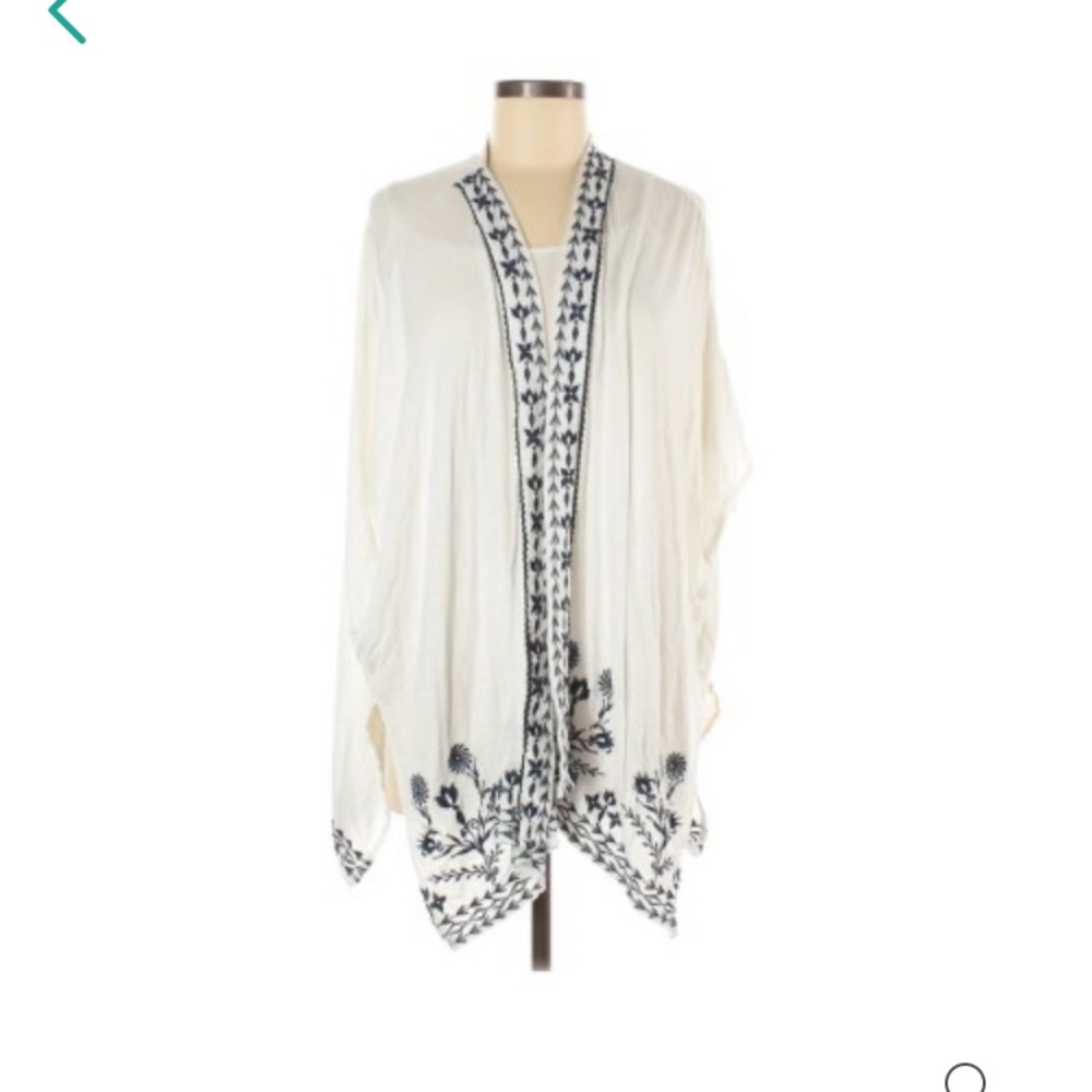 Knox Rose Kimono: White Solid Tops -